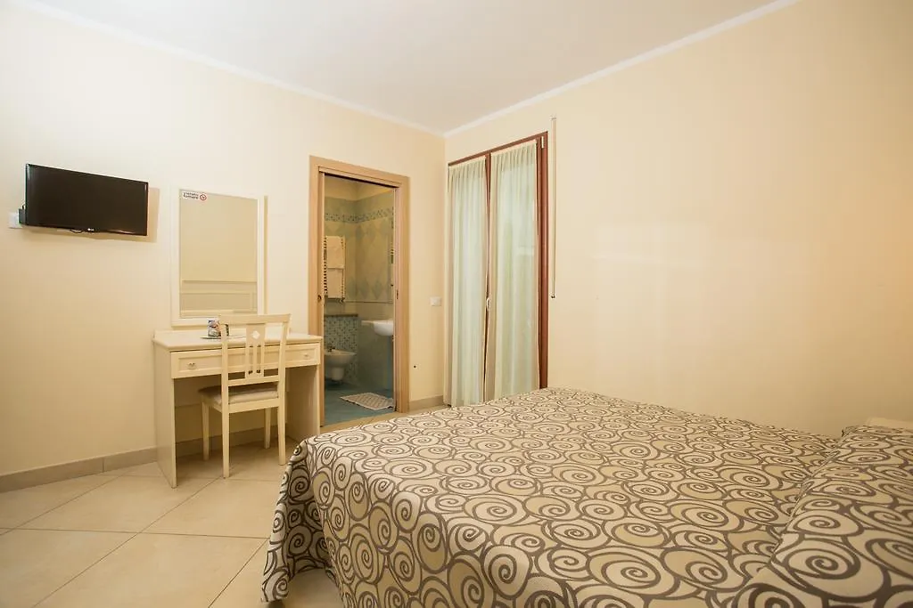 Albergo Ristorante Pozzi Bellaria-Igea Marina 2*,  Italy