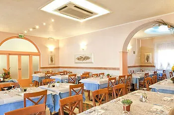 Albergo Ristorante Pozzi Μπελάρια-Ιτζέα Μαρίνα 2*,  Ιταλία